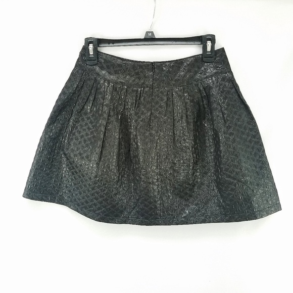 Forever 21 Black Textured Circle Mini Skirt S - Picture 2 of 5